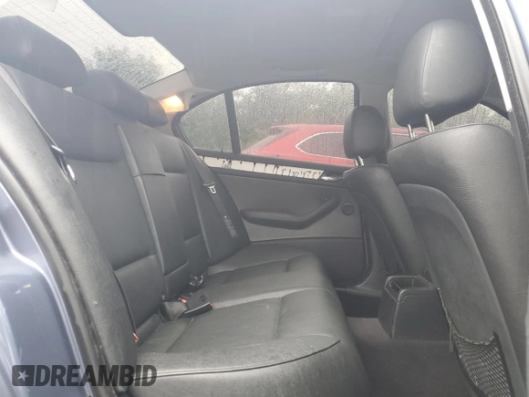 2005 BMW 3 Series 325xi with VIN WBAEU33455PF63005, listed as a Copart auction lot 60960985 with 188,733 mi miles and Salvage title. Bid and sale history available at DreamBid. Image 10.
