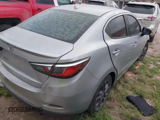2019 Toyota Yaris L z VIN 3MYDLBYV1KY500070, wystawiony jako IAAI lot #41933128 z przebiegiem Nie podano mil oraz . Historia ofert i sprzedaży dostępna na DreamBid. Obrazek 4.