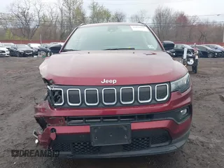 2022 Jeep Compass Latitude with VIN 3C4NJDBB7NT206323, listed as a IAAI auction lot 42038930 with 84,976 mi miles and . Bid and sale history available at DreamBid. Image 12.