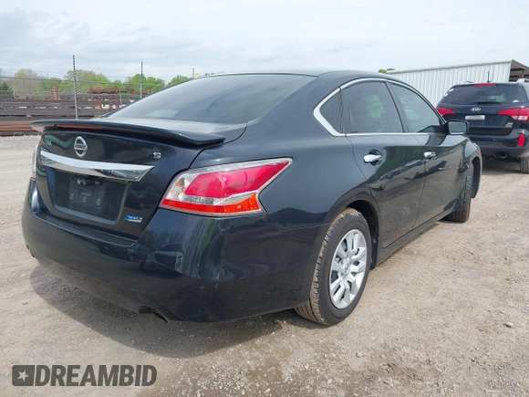 2013 Nissan Altima SV with VIN 1N4AL3AP7DN543921, listed as a IAAI auction lot 41920246 with 116,801 mi miles and . Bid and sale history available at carsss.com. Image 4.