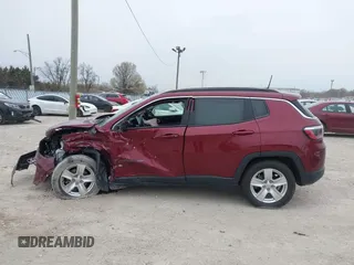 2022 Jeep Compass Latitude with VIN 3C4NJDBB1NT110087, listed as a IAAI auction lot 42033883 with 22,291 mi miles and . Bid and sale history available at DreamBid. Image 14.