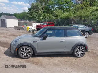 2022 MINI Hardtop Cooper S with VIN WMW53DH06N2R68444, listed as a IAAI auction lot 42201942 with 45,275 mi miles and . Bid and sale history available at DreamBid. Image 14.