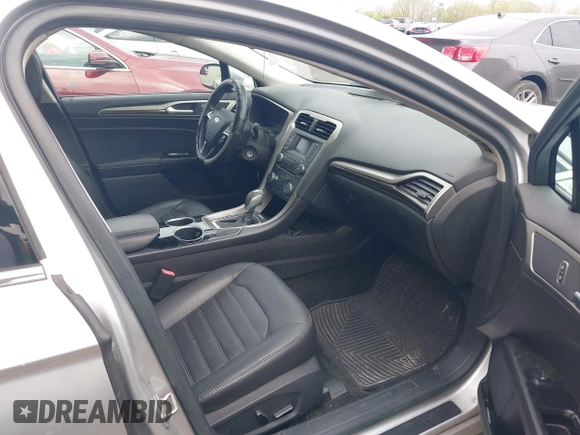 2014 Ford Fusion SE with VIN 3FA6P0HD9ER142812, listed as a IAAI auction lot 42135900 with 174,402 mi miles. Bid and sale history available at carsss.com. Image 5.