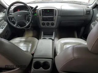 2004 Ford Explorer XLT with VIN 1FMDU73W44UC05913, listed as a Copart auction lot 44033155 with 179,222 mi miles and Salvage title. Bid and sale history available at DreamBid. Image 8.
