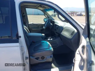 2000 Ford Expedition Eddie Bauer with VIN 1FMPU18L5YLA81378, listed as a IAAI auction lot 42366640 with 222,898 mi miles and . Bid and sale history available at DreamBid. Image 5.
