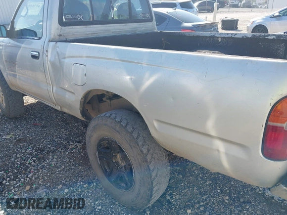 2000 Toyota Tacoma PreRunner with VIN 4TANM92N8YZ675606, listed as a IAAI auction lot 42725844 with 289,207 mi miles and . Bid and sale history available at DreamBid. Image 6.