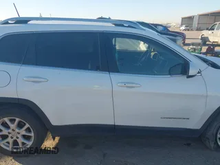2018 Jeep Cherokee Latitude Plus with VIN 1C4PJLLB1JD590634, listed as a IAAI auction lot 41801859 with 89,457 mi miles. Bid and sale history available at carsss.com. Image 13.