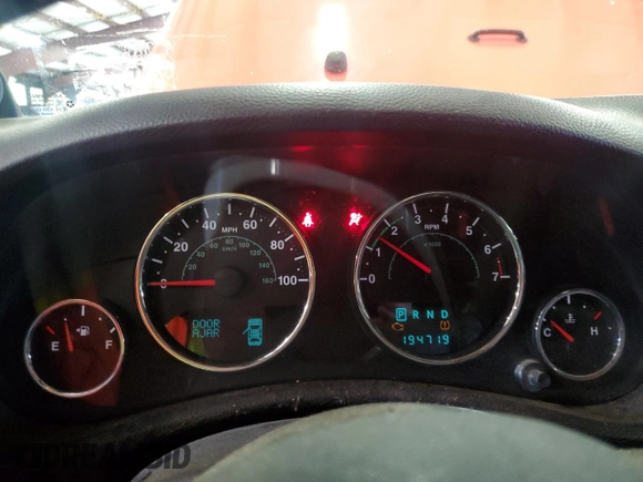 2013 Jeep Wrangler Unlimited Sport z VIN 1C4HJWDG5DL597192, wystawiony jako Copart lot #57300535 z przebiegiem 194 719 mil mil oraz Tytuł czysty. Historia ofert i sprzedaży dostępna na DreamBid. Obrazek 9.