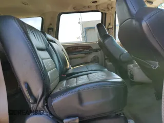 2005 Ford Excursion Eddie Bauer z VIN 1FMNU45S45EB52638, wystawiony jako Copart lot #56844915 z przebiegiem 213 252 mil mil oraz Nie do naprawy • Non repairable. Historia ofert i sprzedaży dostępna na DreamBid. Obrazek 11.