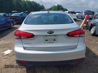2018 Kia Forte LX z VIN 3KPFK4A70JE193265, wystawiony jako IAAI lot #42375190 z przebiegiem 110 648 mil mil oraz . Historia ofert i sprzedaży dostępna na DreamBid. Obrazek 16.
