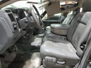 2006 Dodge 3500 SLT z VIN 3D7LX38C66G240110, wystawiony jako Copart lot #83645434 z przebiegiem 219 978 mil mil oraz Tytuł czysty. Historia ofert i sprzedaży dostępna na DreamBid. Obrazek 7.