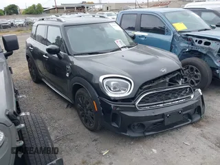 2022 MINI Countryman Cooper S with VIN WMZ53BR08N3P03217, listed as a IAAI auction lot 41946238 with 28,210 mi miles and . Bid and sale history available at DreamBid. Image 1.