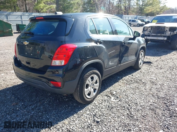 2017 Chevrolet Trax LS with VIN 3GNCJKSB0HL158137, listed as a IAAI auction lot 41856941 with 33,619 mi miles. Bid and sale history available at carsss.com. Image 4.