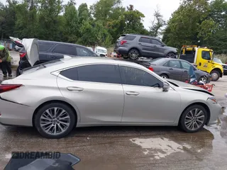 2020 Lexus ES with VIN 58ADZ1B13LU065431, listed as a IAAI auction lot 40466609 with 35,488 mi miles. Bid and sale history available at carsss.com. Image 13.