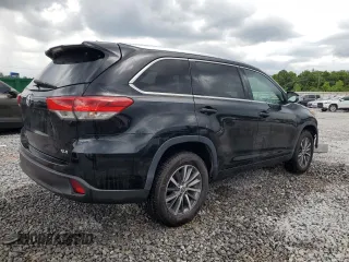 2018 Toyota Highlander SE с VIN 5TDKZRFH6JS530651, выставлен на аукционе Copart как лот 61350945 с пробегом 99 561 миль миль и Списание • Salvage title. История ставок и продаж доступна на DreamBid. Изображение 3.