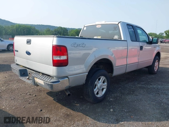 2004 Ford F-150 STX z VIN 1FTRX14W84NB64760, wystawiony jako IAAI lot #42490258 z przebiegiem 130 984 mil mil oraz . Historia ofert i sprzedaży dostępna na DreamBid. Obrazek 4.