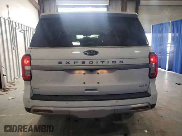 2024 Ford Expedition Max XLT with VIN 1FMJK1H83REA27851, listed as a Copart auction lot 64499065 with 39,868 mi miles and Clean title. Bid and sale history available at DreamBid. Image 6.