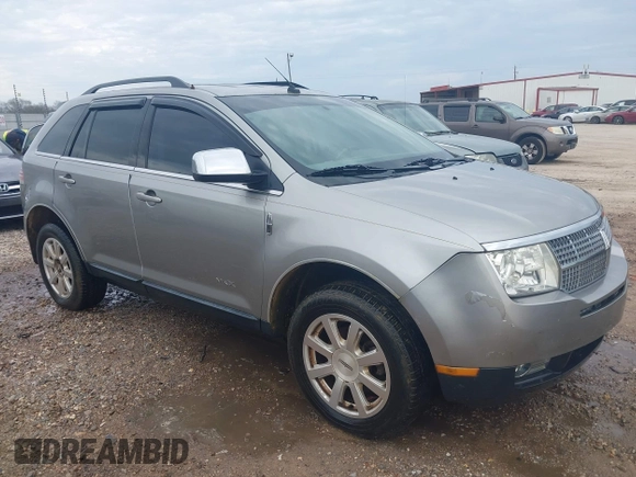 2008 Lincoln MKX with VIN 2LMDU68C78BJ20315, listed as a IAAI auction lot 41605710 with 199,903 mi miles. Bid and sale history available at carsss.com. Image 1.