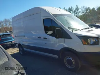 2017 Ford Transit z VIN 1FTYR2XM2HKA66787, wystawiony jako IAAI lot #40784197 z przebiegiem 161 147 mil mil oraz . Historia ofert i sprzedaży dostępna na DreamBid. Obrazek 14.