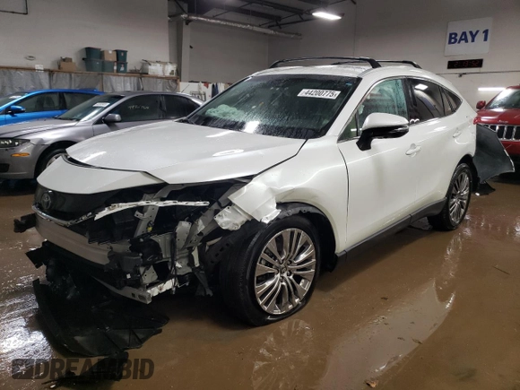 2023 Toyota Venza LE with VIN JTEAAAAH6PJ134653, listed as a Copart auction lot 44200775 with 21,743 mi miles and Salvage Title. Bid and sale history available at carsss.com. Image 1.