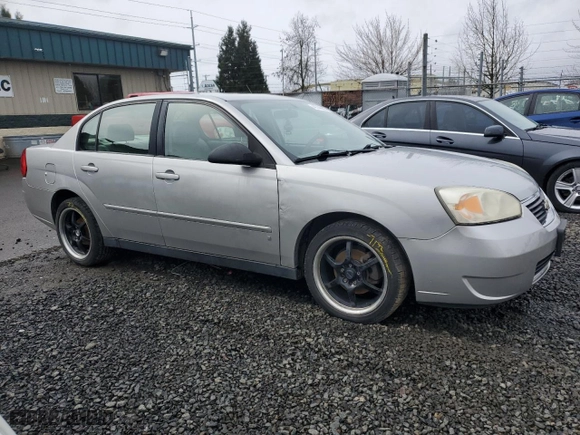2007 Chevrolet Malibu LS w/1LS with VIN 1G1ZS58F27F106120, listed as a Copart auction lot 49740805 with 175,793 mi miles and Salvage Title. Bid and sale history available at carsss.com. Image 4.
