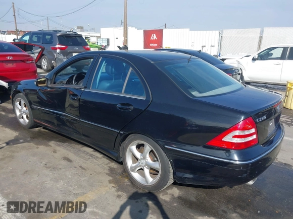 2006 Mercedes-Benz C 230 Sport z VIN WDBRF52HX6F771656, wystawiony jako IAAI lot #41603560 z przebiegiem 134 712 mil mil oraz . Historia ofert i sprzedaży dostępna na DreamBid. Obrazek 3.