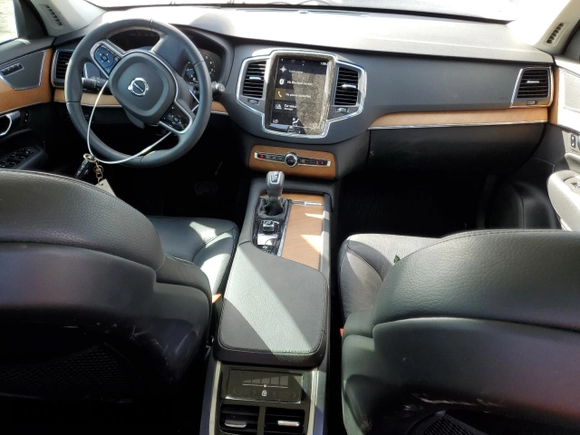 2022 Volvo XC90 Momentum with VIN YV4102CK0N1872089, listed as a Copart auction lot 82864514 with 19,940 mi miles and Salvage Title. Bid and sale history available at DreamBid. Image 8.