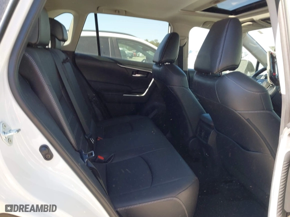 2021 Toyota RAV4 XLE Premium with VIN 2T3C1RFV0MW127432, listed as a IAAI auction lot 41646469 with 28,594 mi miles. Bid and sale history available at carsss.com. Image 8.