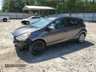 2013 Toyota Prius One z VIN JTDKDTB35D1535704, wystawiony jako Copart lot #57081685 z przebiegiem 165 812 mil mil oraz Szkoda całkowita • Salvage title. Historia ofert i sprzedaży dostępna na DreamBid. Obrazek 1.