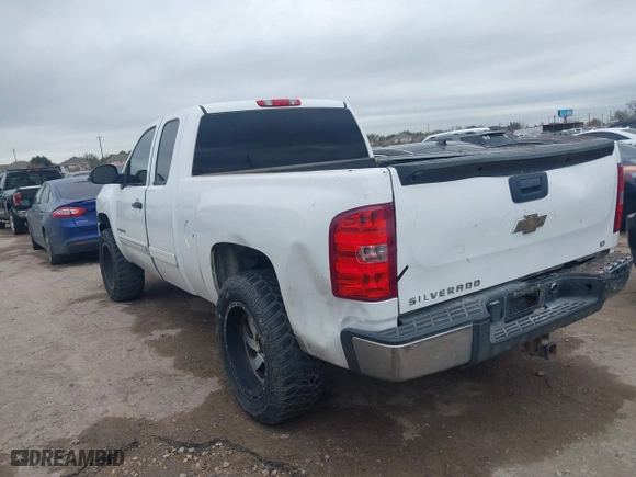 2007 Chevrolet Silverado 1500 Work Truck with VIN 1GCEC19C47Z630870, listed as a IAAI auction lot 41420093 with 316,080 mi miles. Bid and sale history available at carsss.com. Image 3.