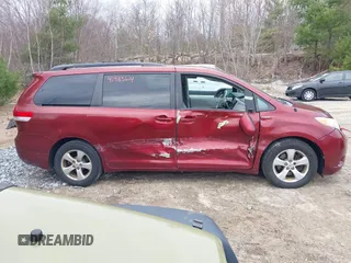 2011 Toyota Sienna LE AAS with VIN 5TDKK3DC3BS034894, listed as a IAAI auction lot 41983614 with 217,308 mi miles. Bid and sale history available at carsss.com. Image 14.