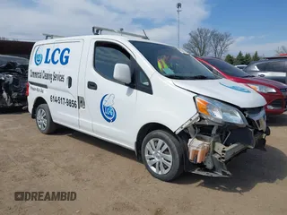 2017 Nissan NV200 S z VIN 3N6CM0KN5HK713522, wystawiony jako IAAI lot #42052133 z przebiegiem 126 019 mil mil oraz . Historia ofert i sprzedaży dostępna na DreamBid. Obrazek 1.