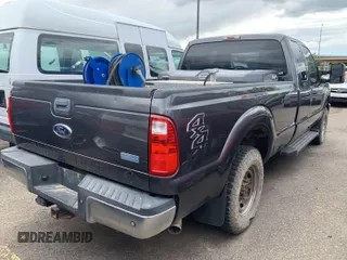 2015 Ford F-250 XLT z VIN 1FT7X2B61FEC57669, wystawiony jako IAAI lot #42430375 z przebiegiem 141 252 mil mil oraz . Historia ofert i sprzedaży dostępna na DreamBid. Obrazek 14.