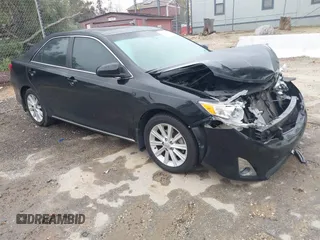 2014 Toyota Camry SE with VIN 4T1BK1FK8EU539138, listed as a IAAI auction lot 41802302 with 91,205 mi miles. Bid and sale history available at carsss.com. Image 1.