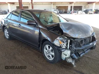 2007 Toyota Camry CE z VIN 4T1BE46K97U135647, wystawiony jako IAAI lot #42311687 z przebiegiem 107 300 mil mil oraz . Historia ofert i sprzedaży dostępna na DreamBid. Obrazek 1.