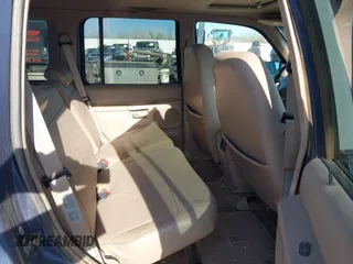 1998 Ford Explorer XL z VIN 1FMZU34E0WZA63165, wystawiony jako IAAI lot #42062724 z przebiegiem 140 575 mil mil oraz . Historia ofert i sprzedaży dostępna na DreamBid. Obrazek 8.
