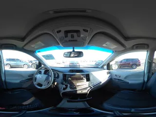 2012 Toyota Sienna SE with VIN 5TDXK3DC9CS189005, listed as a IAAI auction lot 41482337 with 267,618 mi miles. Bid and sale history available at carsss.com. Image 18.