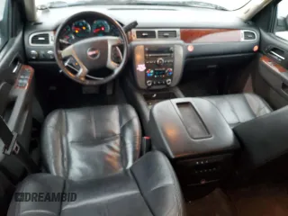 2013 GMC Yukon XL SLT with VIN 1GKS2KE70DR337150, listed as a Copart auction lot 84337864 with 250,321 mi miles and Clean Title. Bid and sale history available at carsss.com. Image 8.