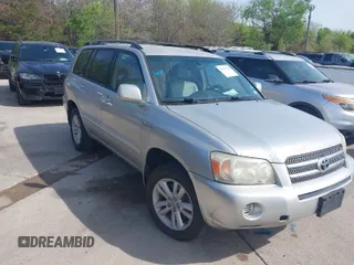 2006 Toyota Highlander Hybrid with VIN JTEDW21A060010180, listed as a IAAI auction lot 41907386 with 307,189 mi miles. Bid and sale history available at carsss.com. Image 1.
