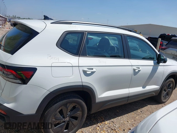 2025 Volkswagen Taos z VIN 3VV5C7B23SM008129, wystawiony jako IAAI lot #41879531 z przebiegiem 3423 mil mil oraz . Historia ofert i sprzedaży dostępna na DreamBid. Obrazek 13.