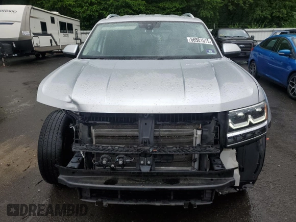2019 Volkswagen Atlas SE with VIN 1V2WR2CA2KC583977, listed as a Copart auction lot 56501575 with 129,979 mi miles and Salvage title. Bid and sale history available at DreamBid. Image 5.