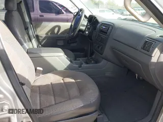2005 Ford Explorer XLS z VIN 1FMZU62K75UA46403, wystawiony jako IAAI lot #41437737 z przebiegiem 198 356 mil mil oraz . Historia ofert i sprzedaży dostępna na DreamBid. Obrazek 5.