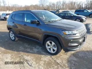 2022 Jeep Compass Latitude with VIN 3C4NJDBB7NT123913, listed as a IAAI auction lot 41431372 with 37,006 mi miles and . Bid and sale history available at carsss.com. Image 1.