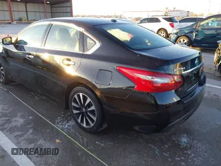 2018 Nissan Altima SR with VIN 1N4AL3AP7JC129741, listed as a IAAI auction lot 40923554 with 161,218 mi miles and . Bid and sale history available at carsss.com. Image 3.