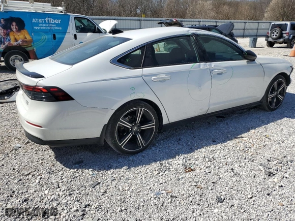 2023 Honda Accord Hybrid Sport with VIN 1HGCY2F50PA030710, listed as a Copart auction lot 49098625 with 31,717 mi miles and Salvage Title. Bid and sale history available at carsss.com. Image 3.