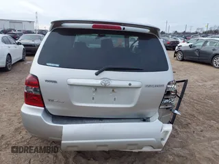 2005 Toyota Highlander z VIN JTEEP21A450133643, wystawiony jako IAAI lot #41286304 z przebiegiem 166 662 mil mil oraz . Historia ofert i sprzedaży dostępna na DreamBid. Obrazek 16.