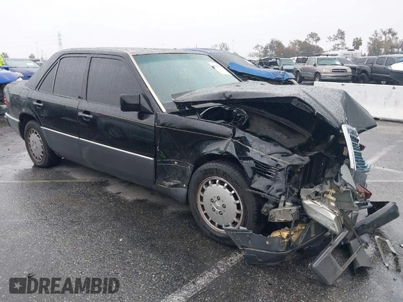 1993 Mercedes-Benz 300 with VIN WDBEB28E3PB996564, listed as a IAAI auction lot 41807504 with 132,180 mi miles and . Bid and sale history available at DreamBid. Image 1.