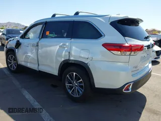 2019 Toyota Highlander SE with VIN 5TDKZRFH0KS314263, listed as a IAAI auction lot 42174469 with 72,682 mi miles and . Bid and sale history available at DreamBid. Image 3.