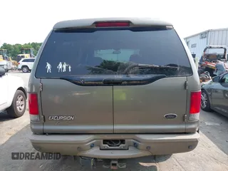2003 Ford Excursion Limited с VIN 1FMNU43S83EC62057, выставлен на аукционе IAAI как лот 42392383 с пробегом 166 670 миль миль и . История ставок и продаж доступна на DreamBid. Изображение 16.