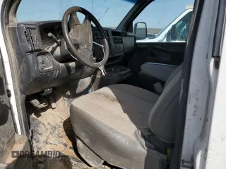 2003 Chevrolet Express Cargo z VIN 1GCHG35U531220101, wystawiony jako Copart lot #49040665 z przebiegiem 321 267 mil mil oraz Szkoda całkowita • Salvage title. Historia ofert i sprzedaży dostępna na DreamBid. Obrazek 7.